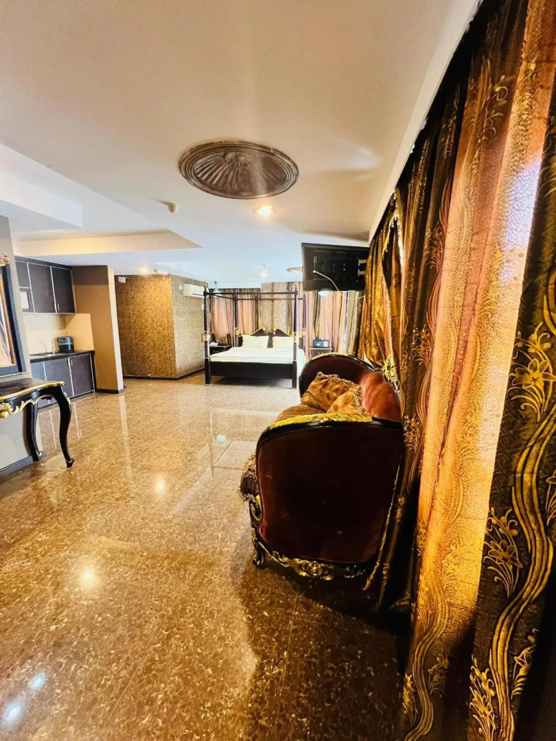 OYO 90134 K Garden Hotel