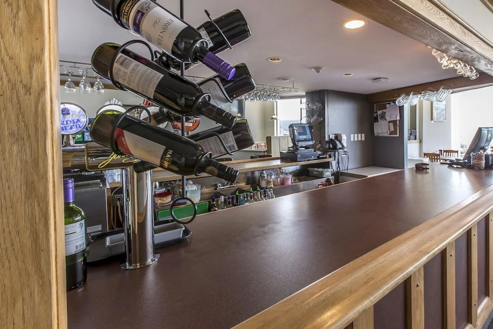 Mamateek Restaurant & Pub