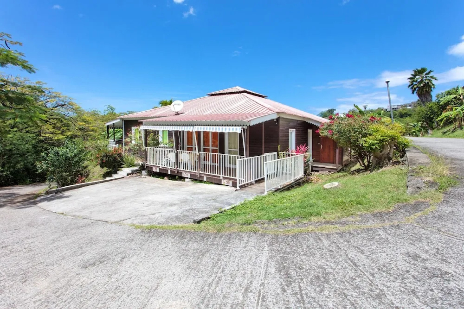 Bungalow With 2 Bedrooms in Bouillante, With Furnished Terrace and Wif