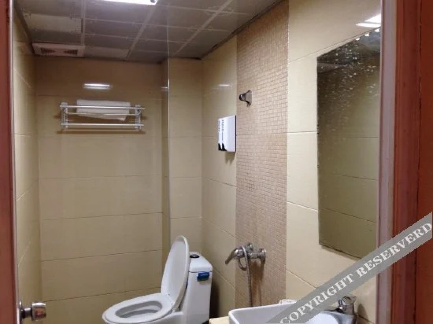 Jingzhou Yanyangtian Guest House