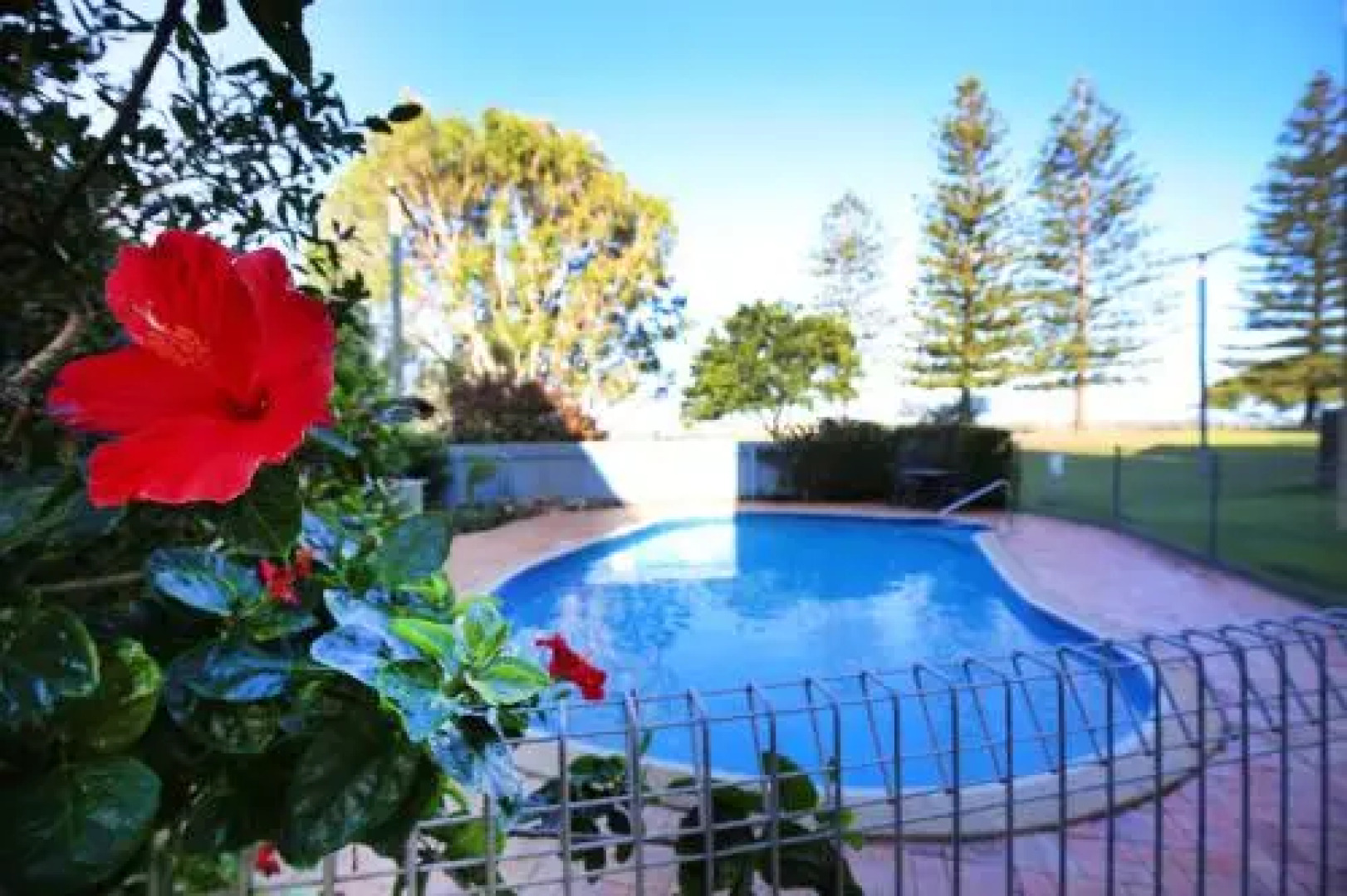 Golden Shores Unit 1, 21 Landsborough Parade