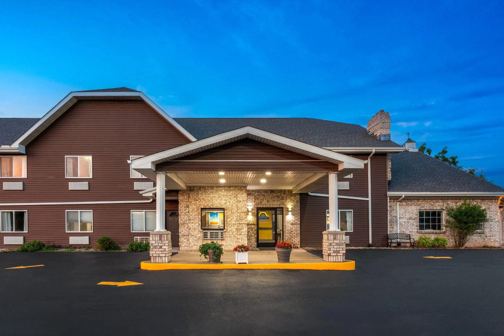 Days Inn & Suites by Wyndham Kaukauna WI