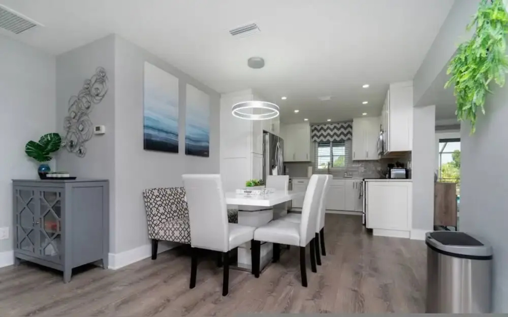 Villa Capri - Waterfront Retreat With Heated Pool