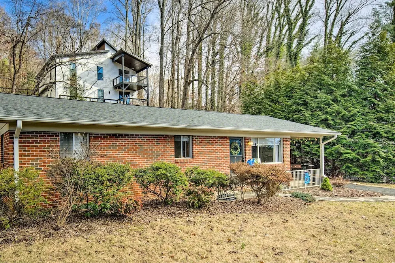 Arden Bungalow w/ Fire Pit: Near Lake Julian Park