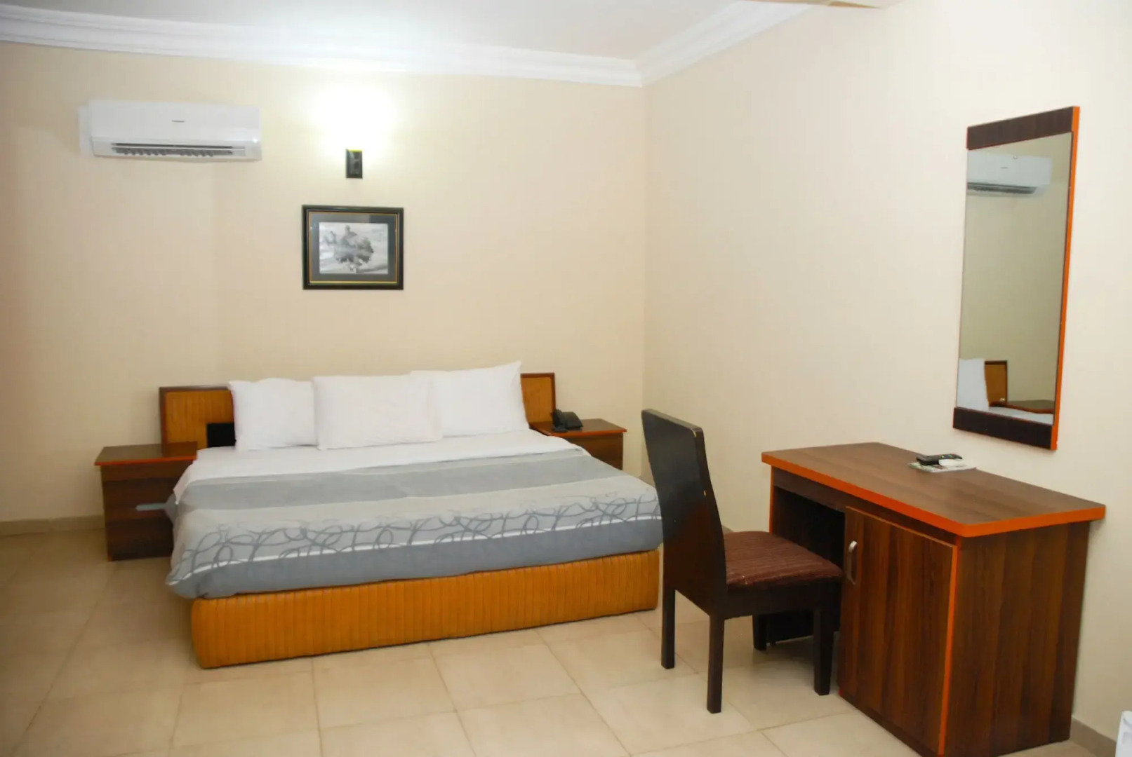 Lucky Sunshine Hotel