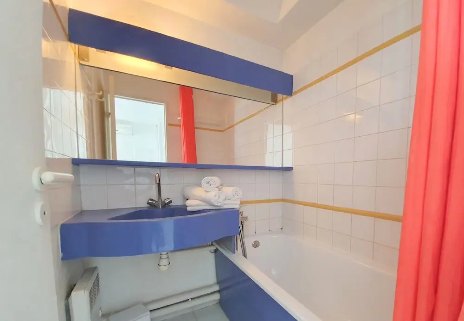 Overlooking Montecarlo (costaplana1)