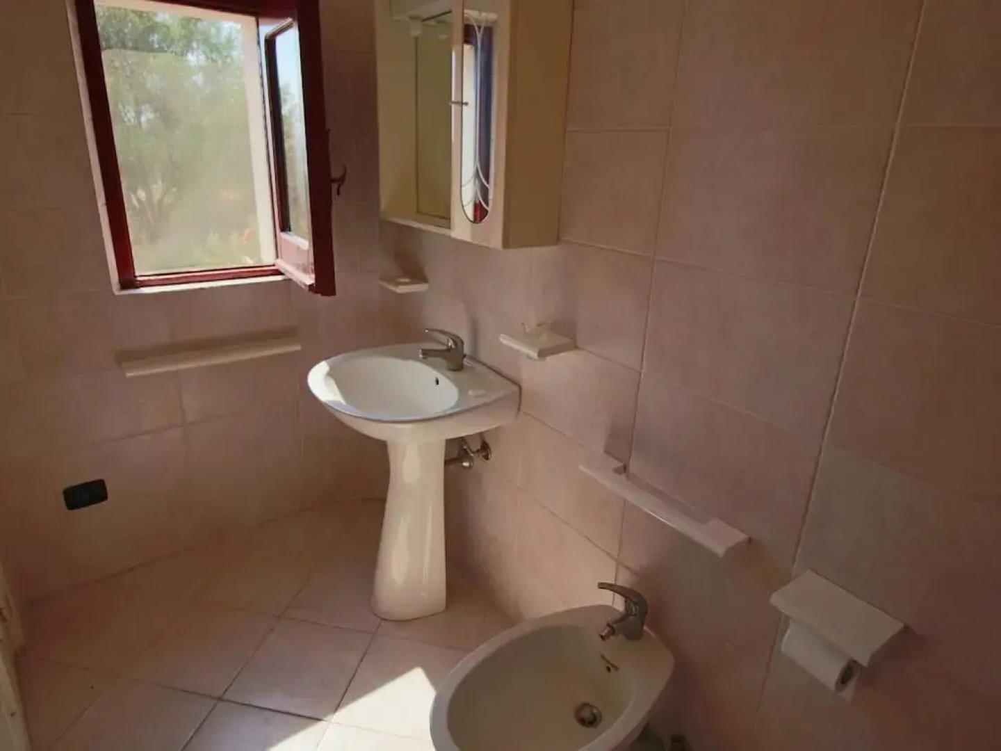 Mansion in Capo Vaticano Near the Beach