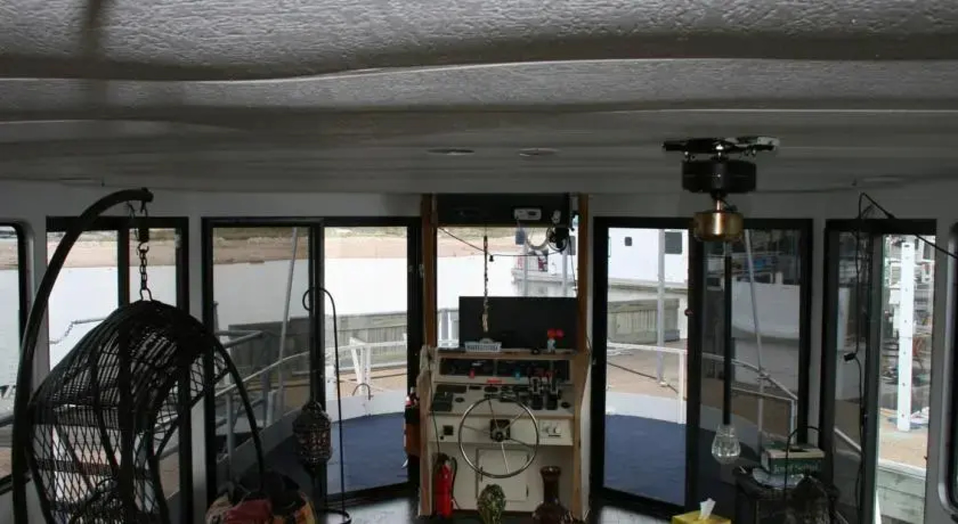 Fabulous Boat House on Lake Travis!