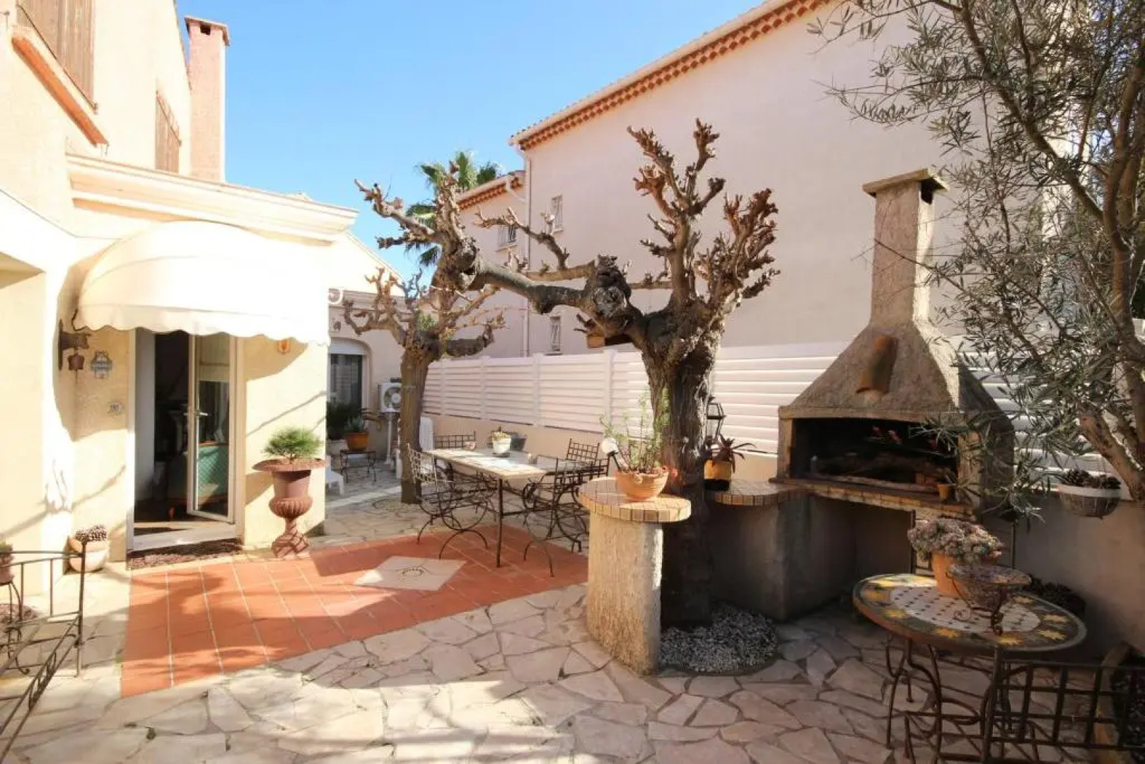 Bel Appartement climatisé de plain pied 80m de la mer grand séjour 2 chambres belle terrasse LXRM3