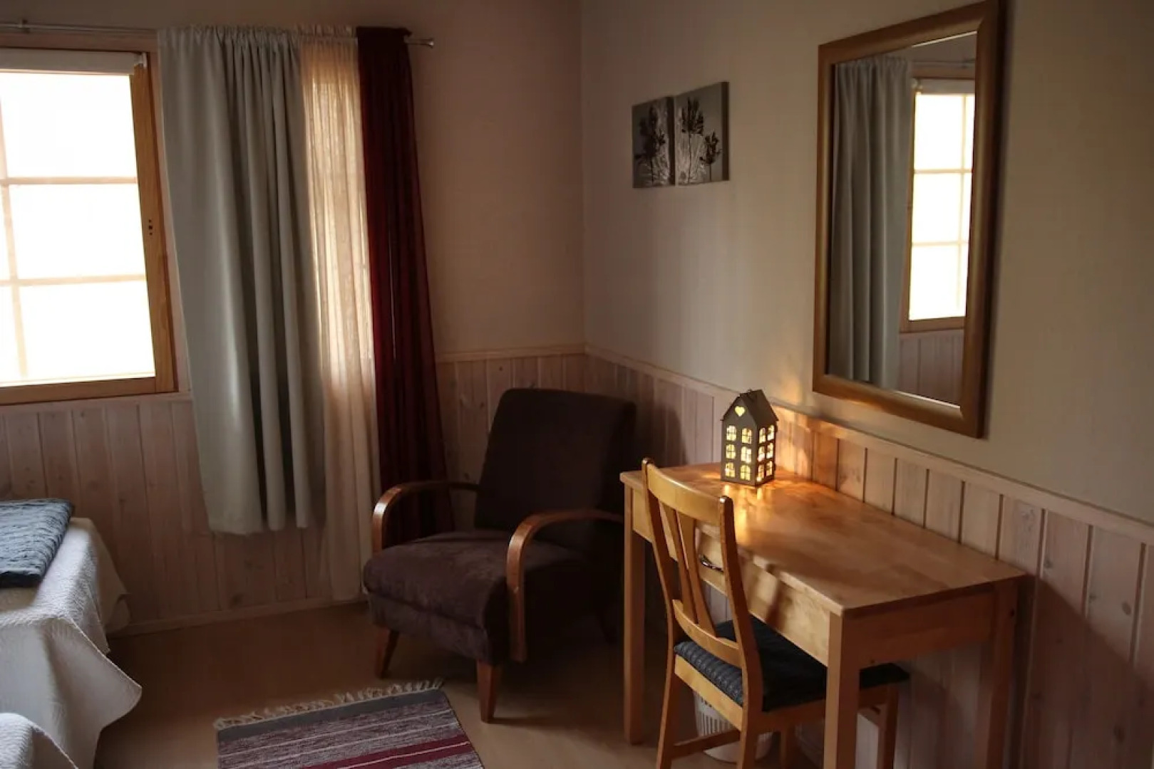 Isokenkäisten Klubi, Wilderness lodge