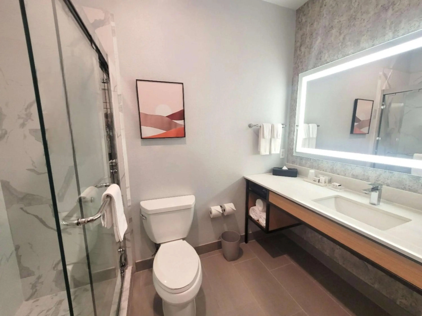 New Victorian Inn and Suites