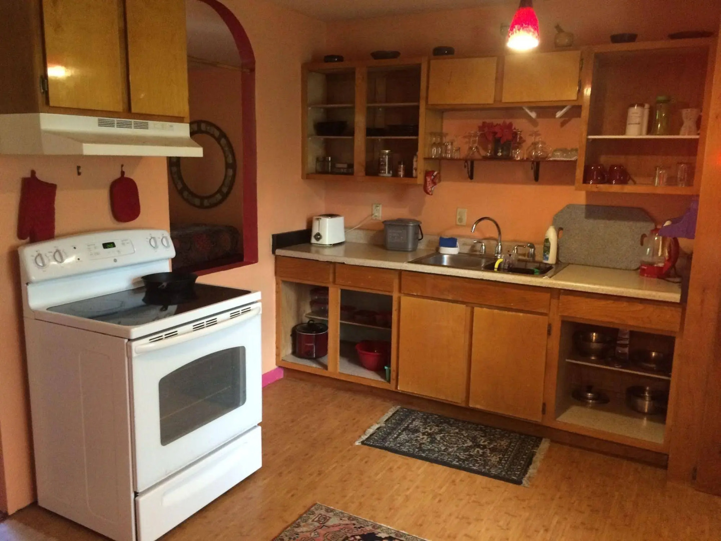 Hedonisia Hawaii Eco-Hostel Community