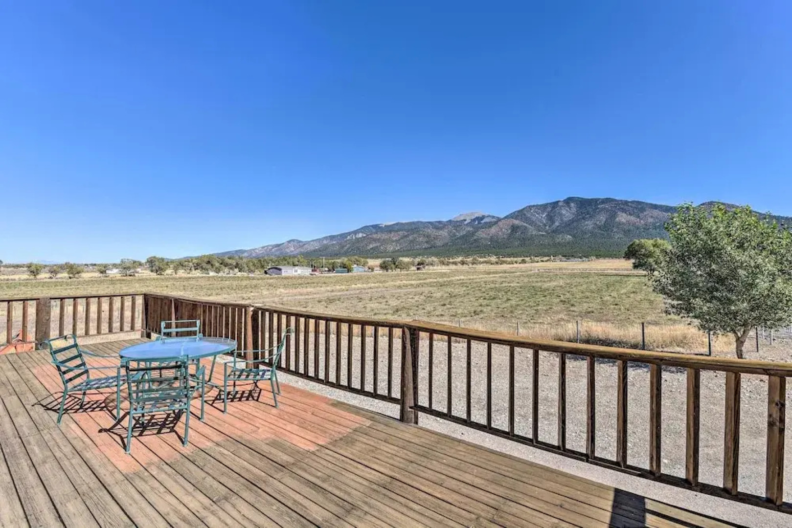 Questa Home w/ Views - 13 Mi to Red River Skiing!