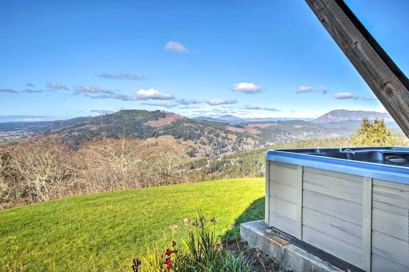 Stunning 360 Ocean Views, Near Redwoods NP!