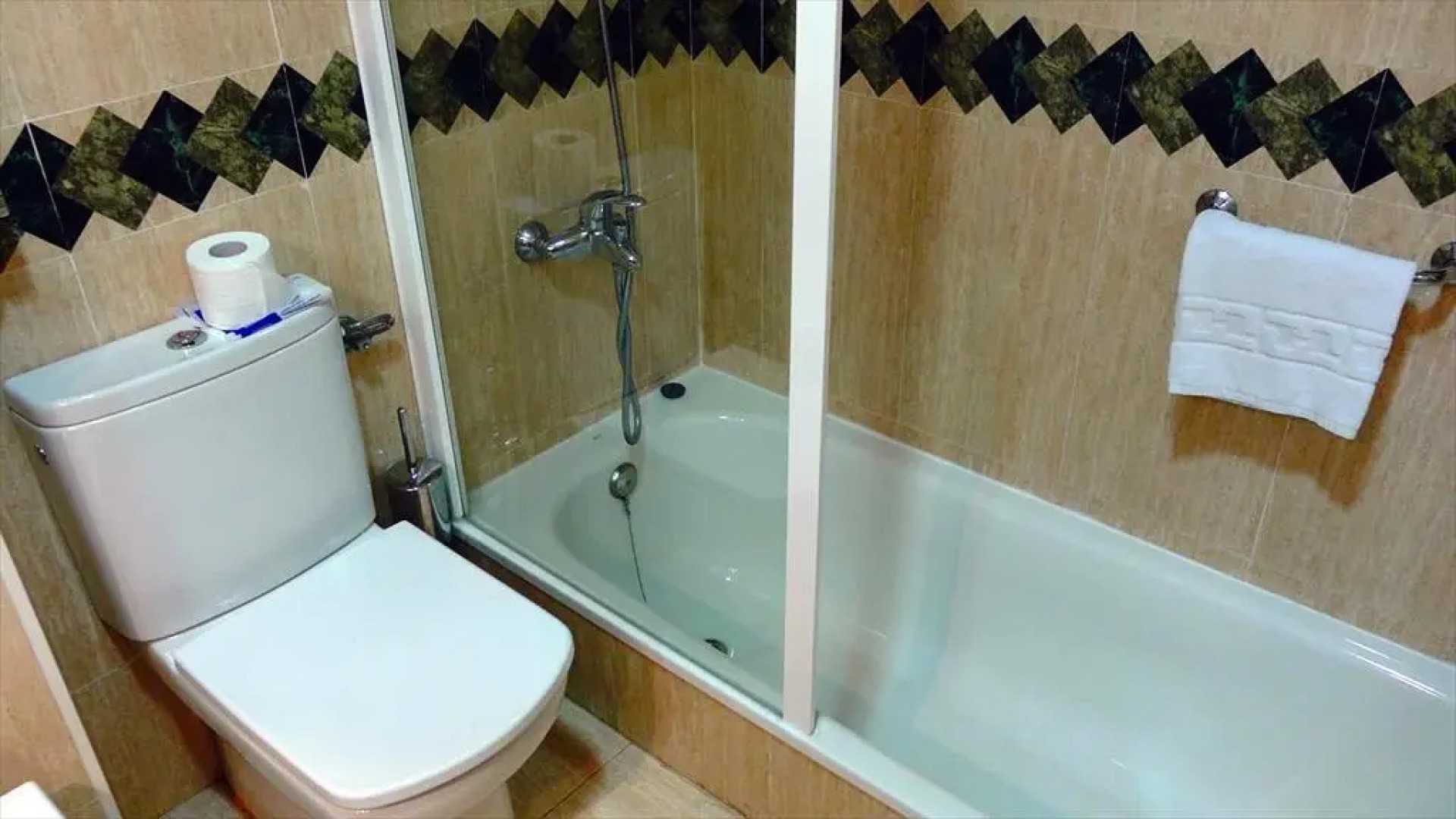 Hotel La Familia Gallo Rojo