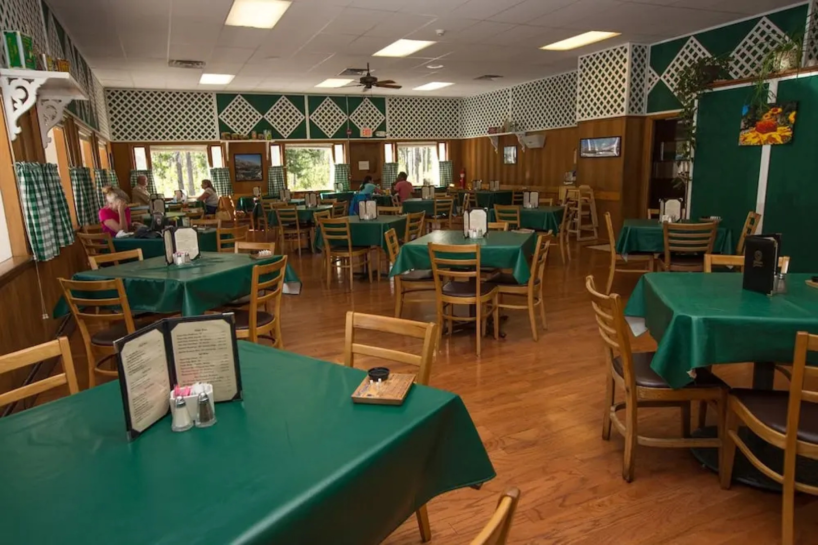 Swiftcurrent Motor Inn and Cabins - Inside the Park