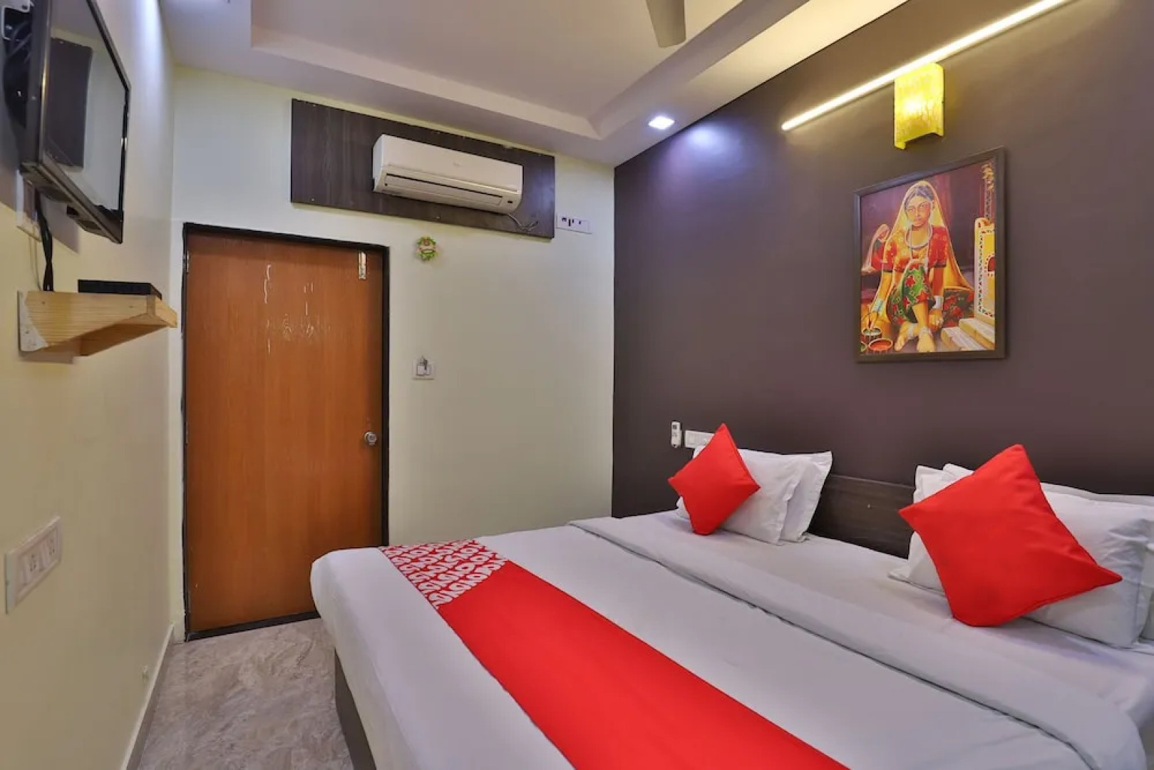 OYO Flagship 28024 Hotel Royal Palace