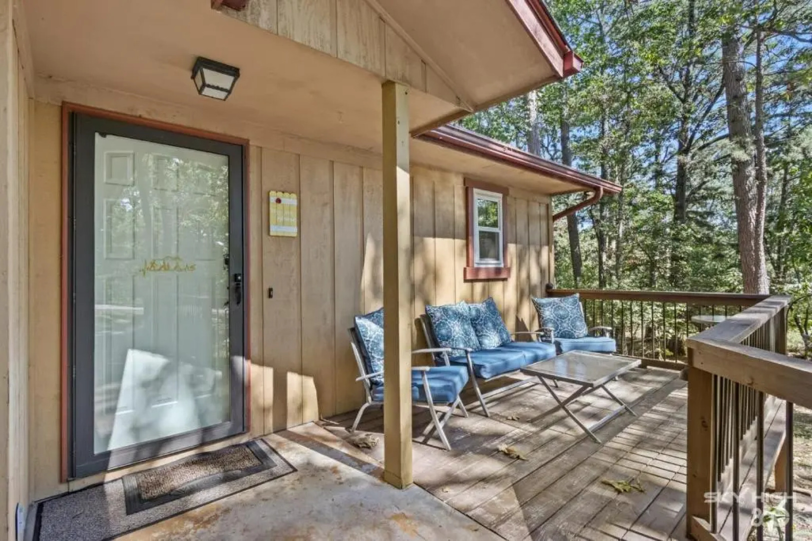 Wooded, Quiet Cottage, Very close to the Back 40