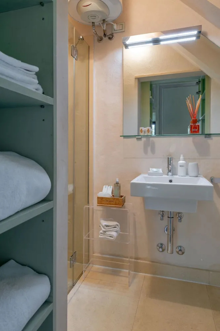 Massimago Wine Tower