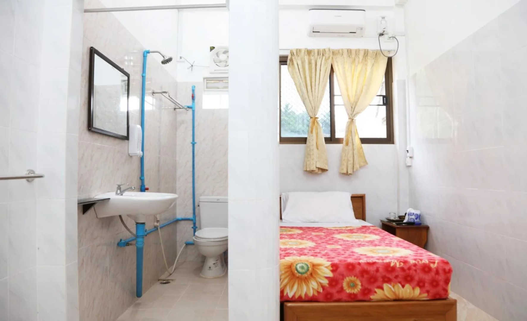 Penguin Hotel Kawthaung