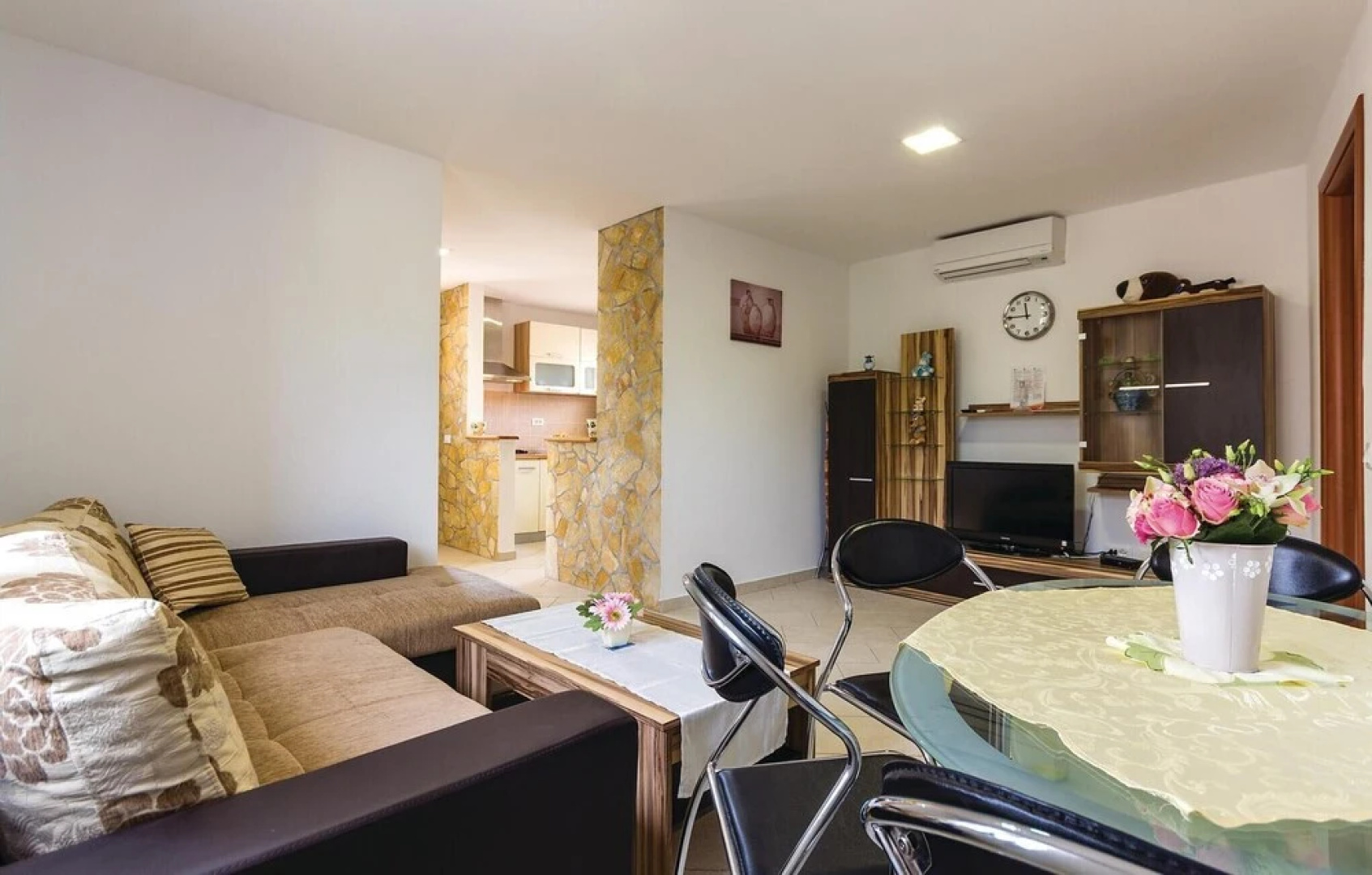 Awesome Home in Orbanici With Wifi and 1 Bedrooms