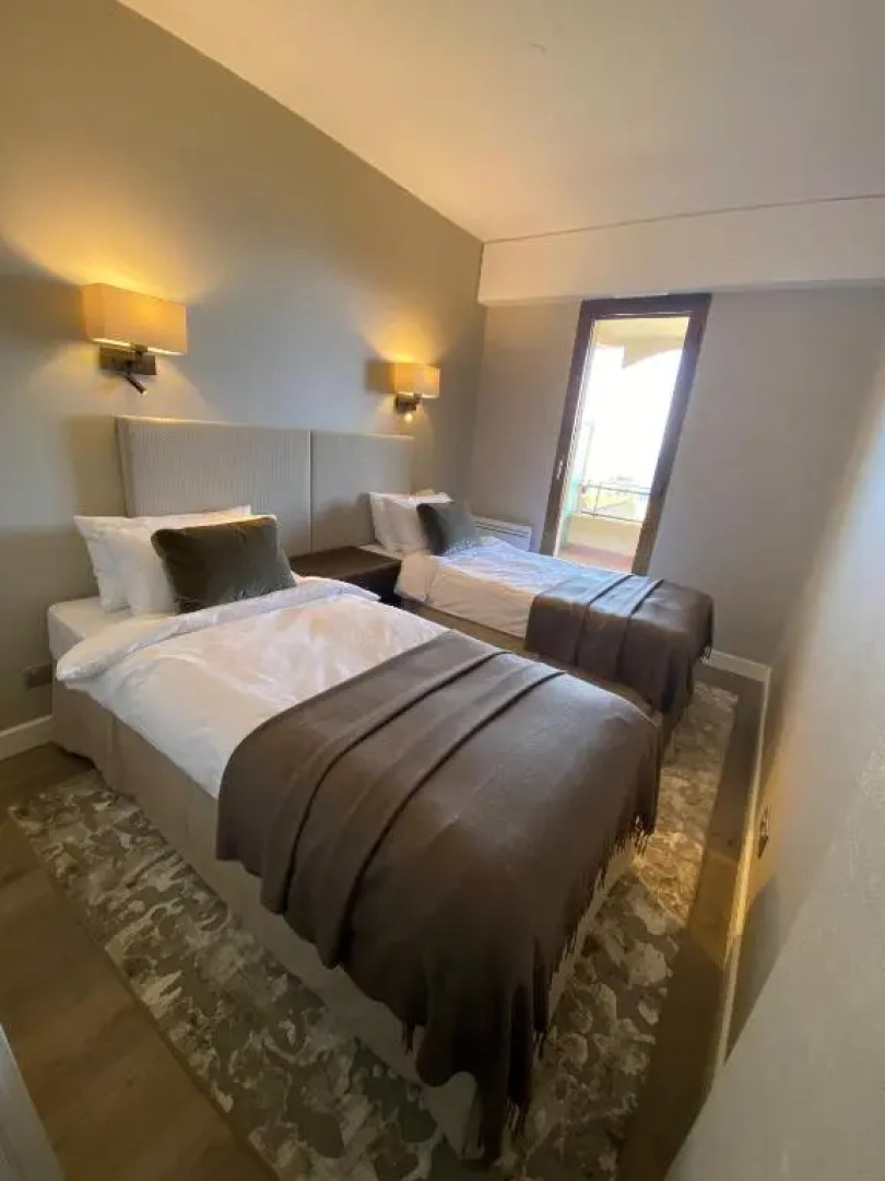 Luxury flat, large sea view terrace, top location