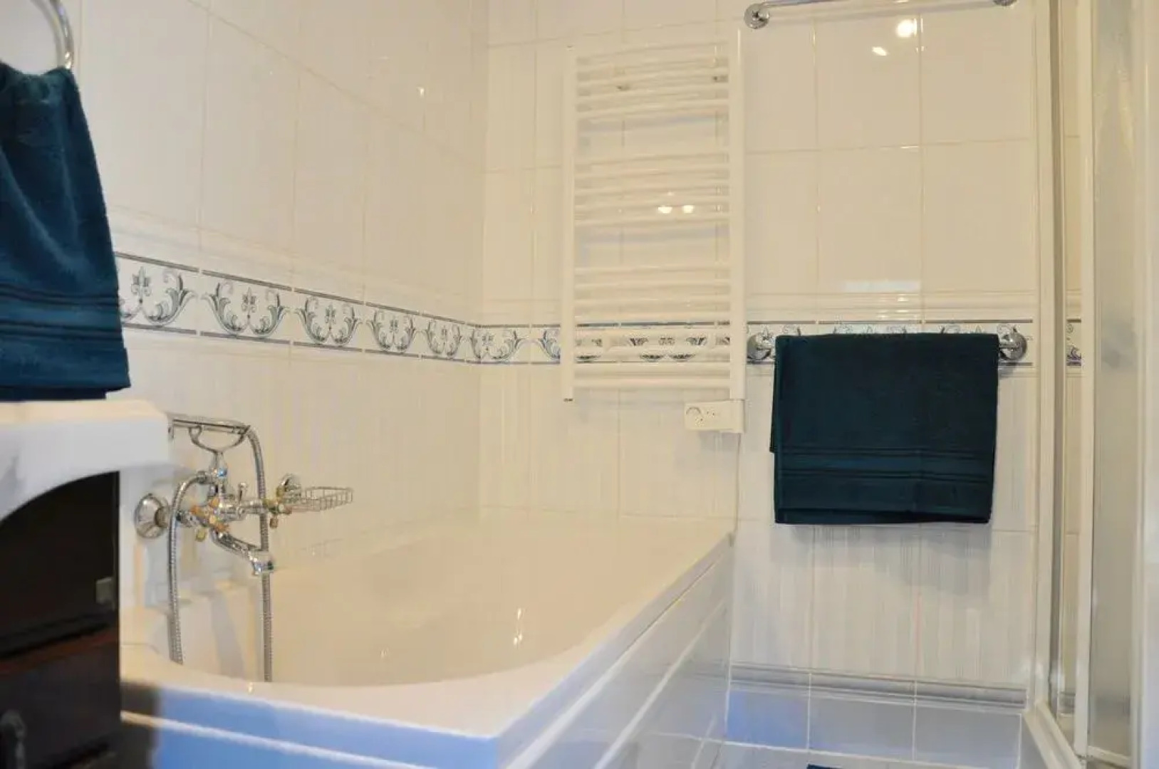 The White House - B&B in the Villa