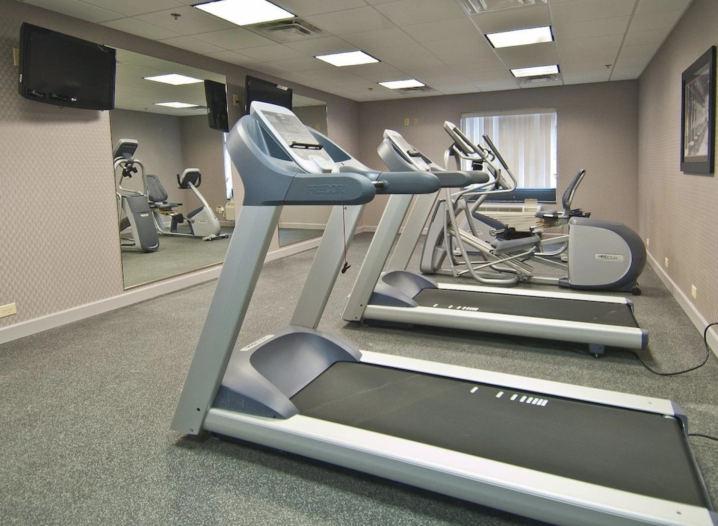 Holiday Inn Express Hotel & Suites Jackson / Pearl International Airport