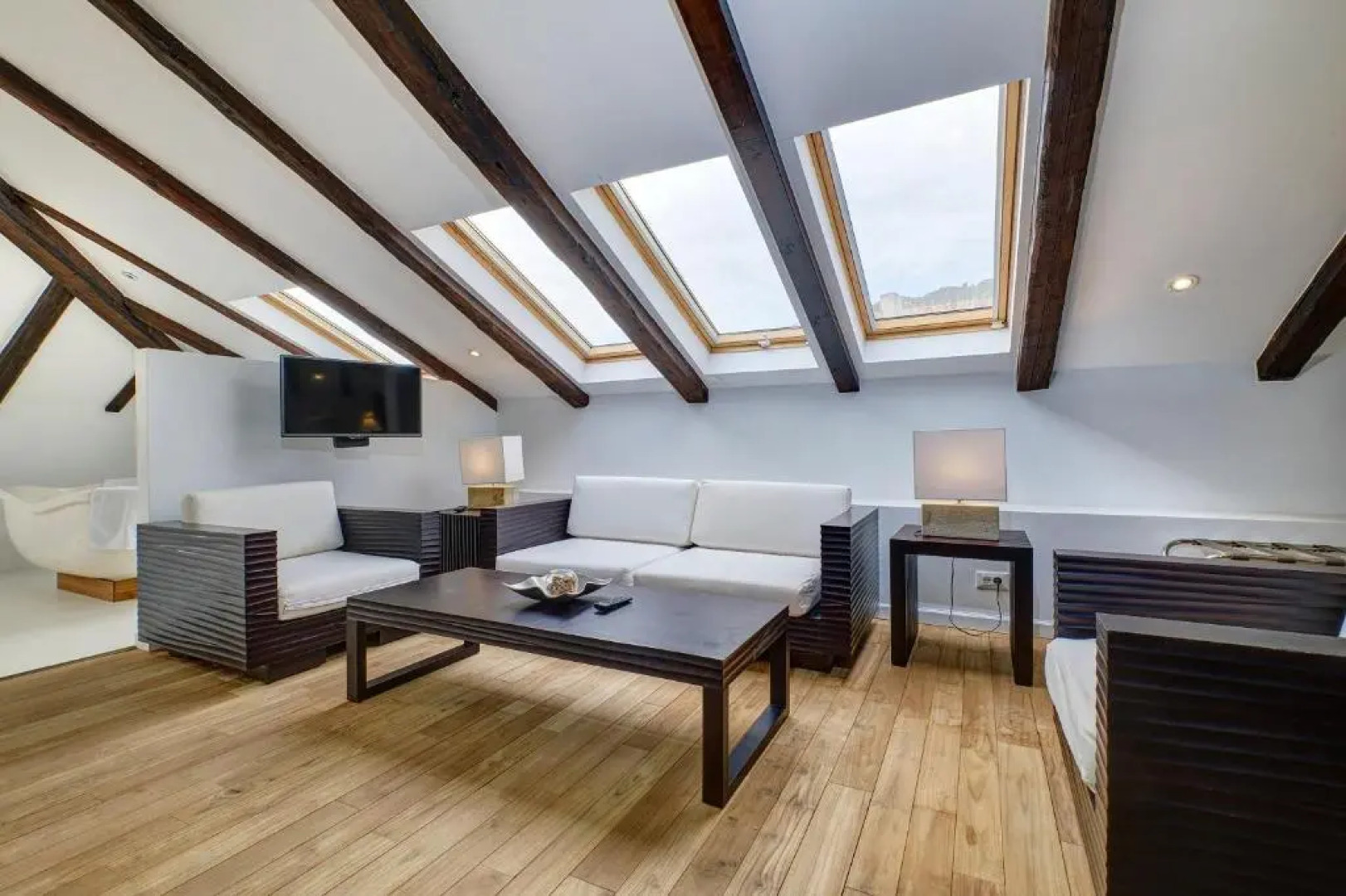 Dolphin Suites Hotel