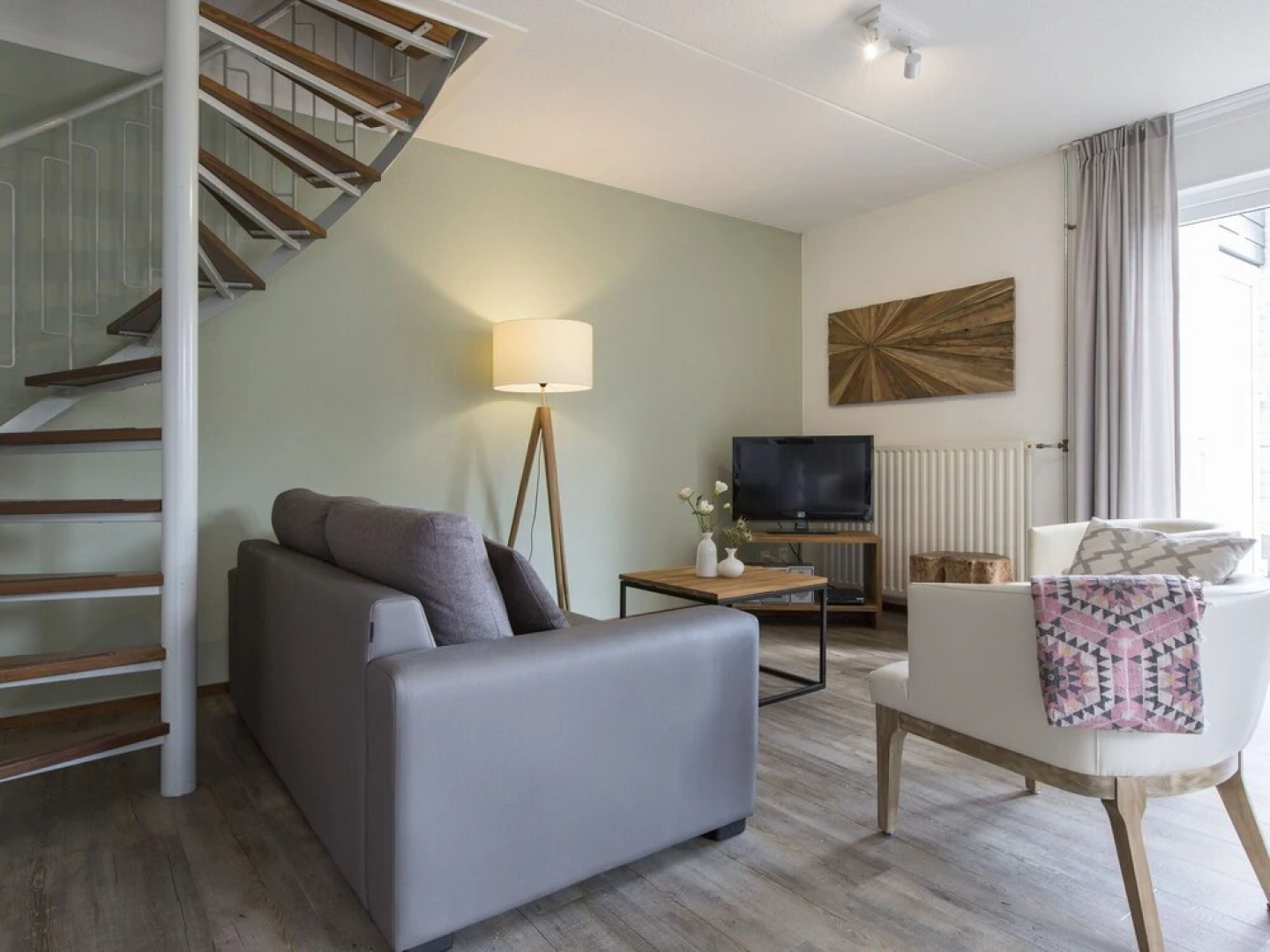 Comfortable Villa with Combi-Microwave in Green Surroundings