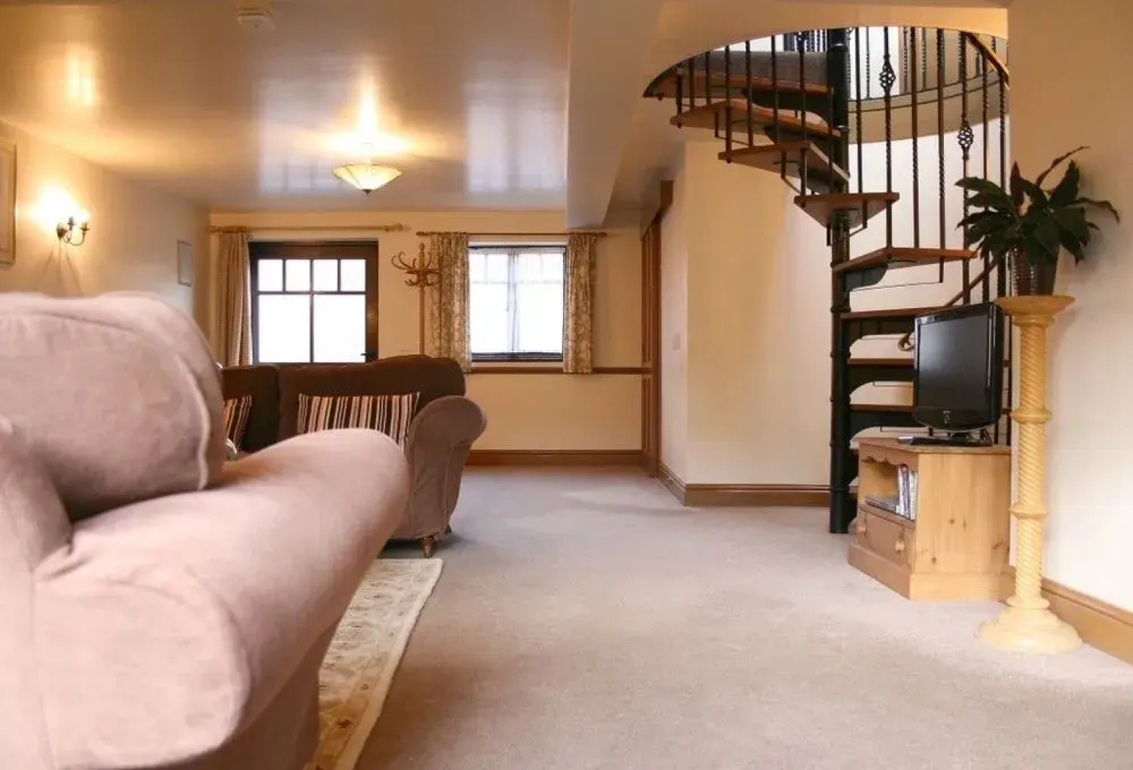 Bridge Farmhouse and Old Stables