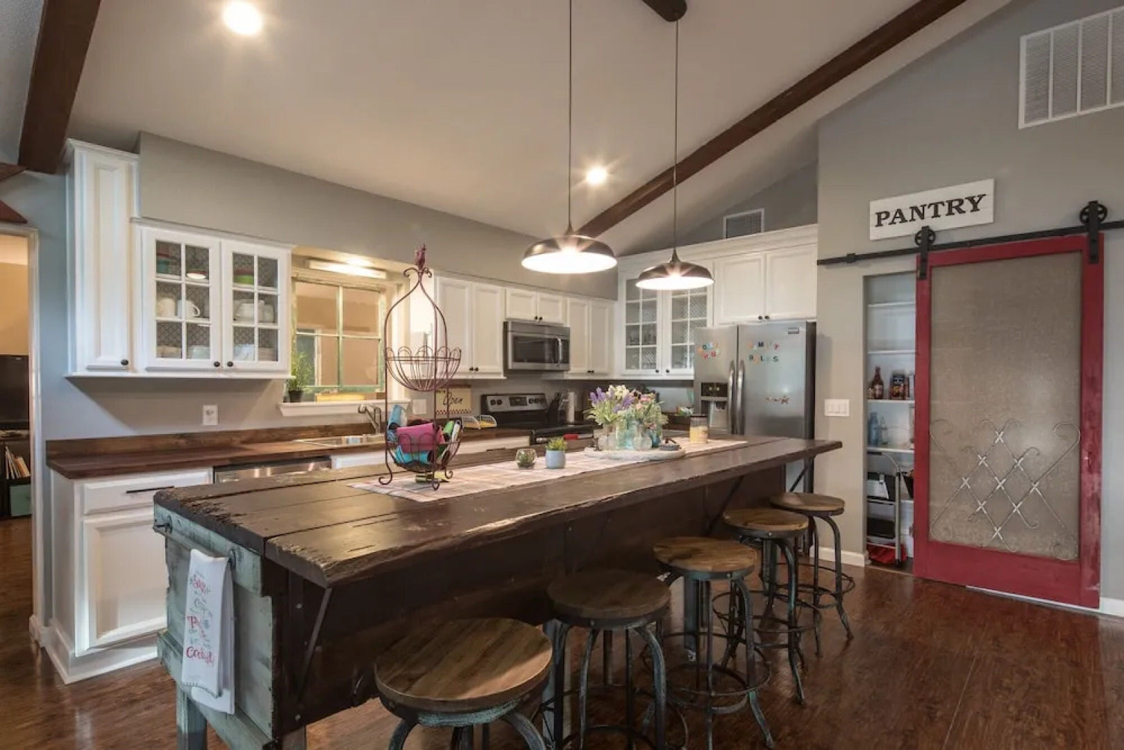 Honey Haus on the Horseshoe 3 Bedrooms 2 Bathrooms Home