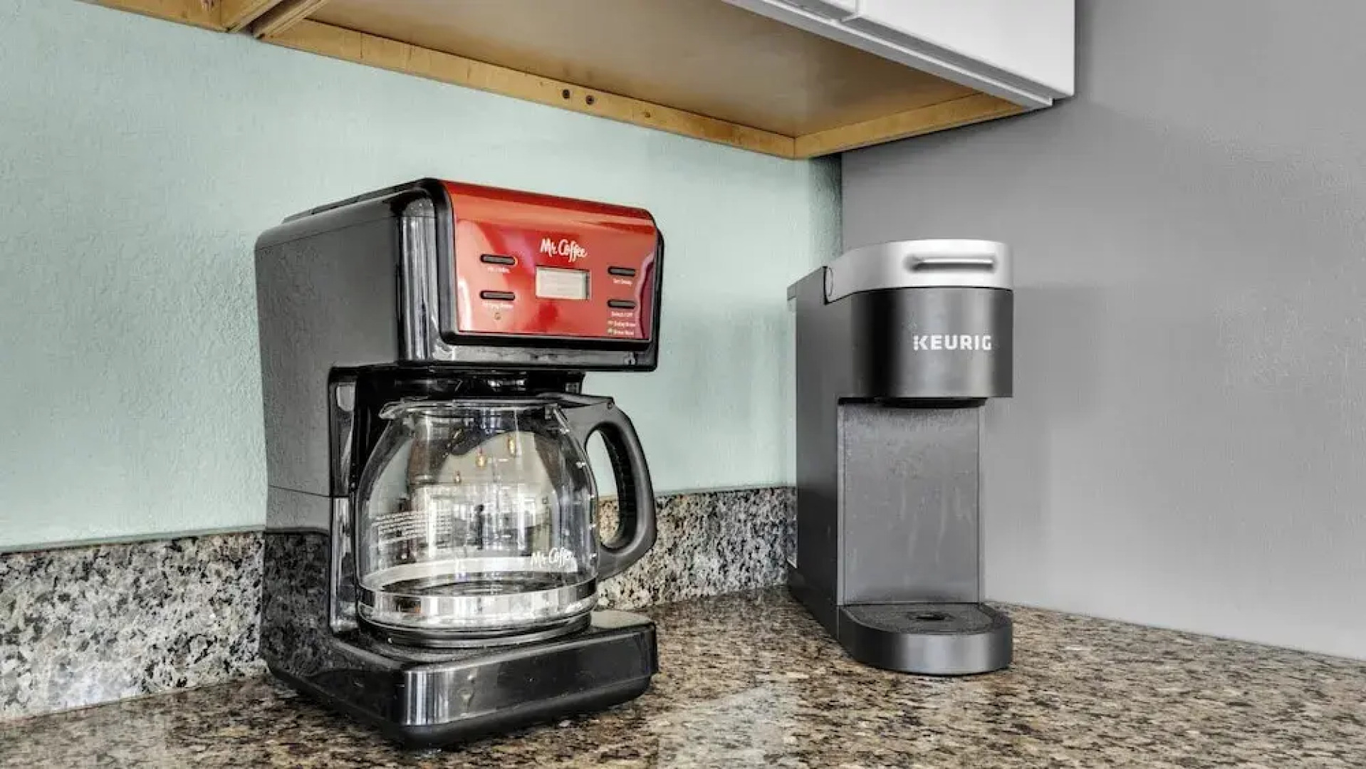 Your Ideal Beach Getaway With Private Pool, Game Room and Close to Beach!