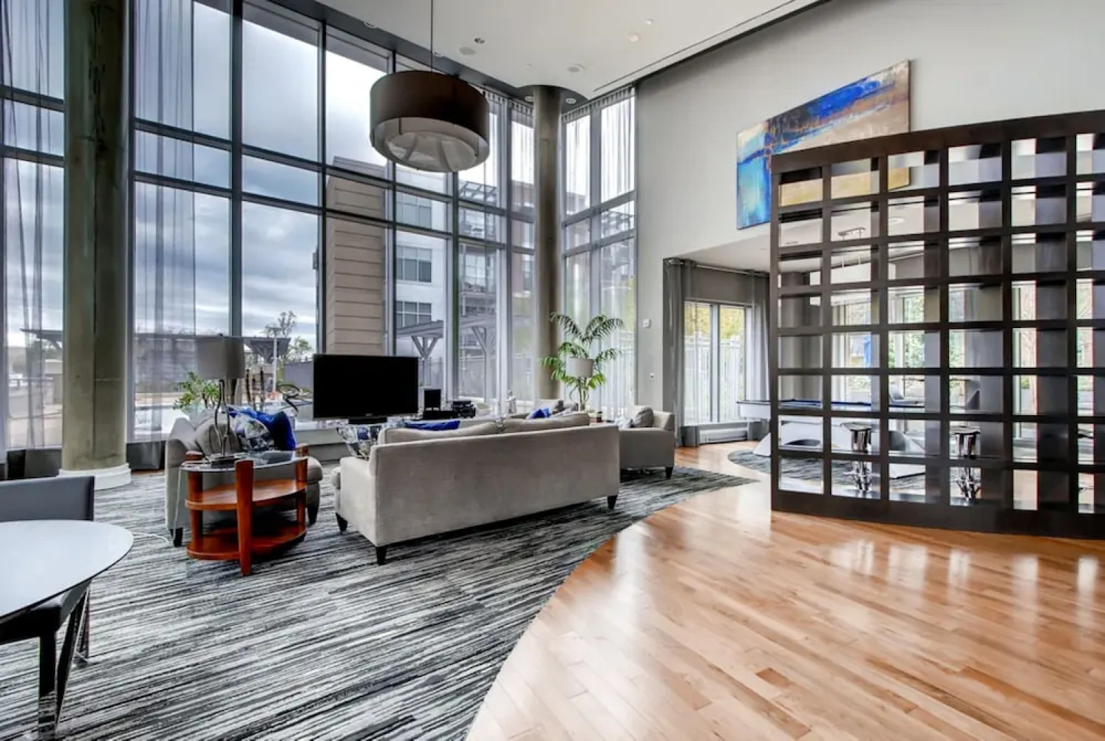 Global Luxury Suites at Park Crest Lofts