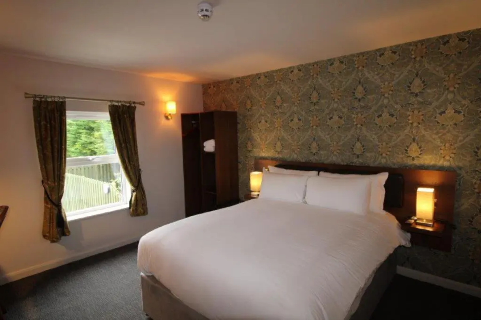 Rooms @ the Dolau Inn (Adults Only)