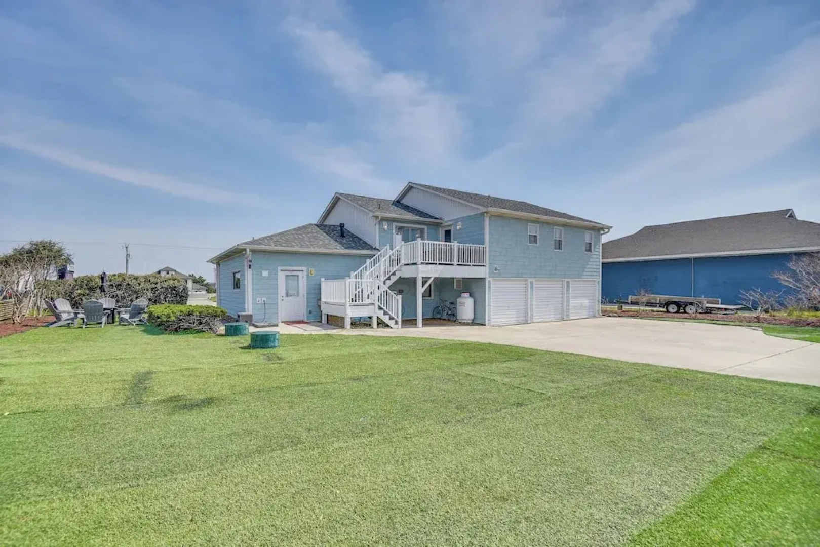 Bright Kitty Hawk Home w/ Hot Tub, Walk to Beach!