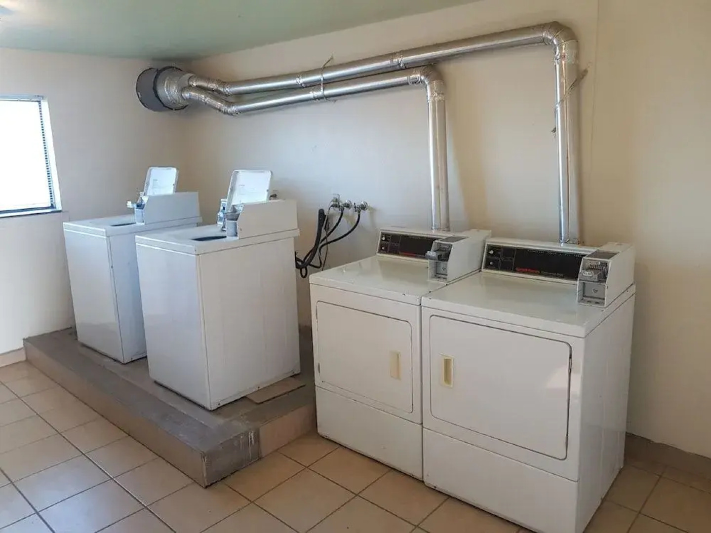 Split Mountain Motel