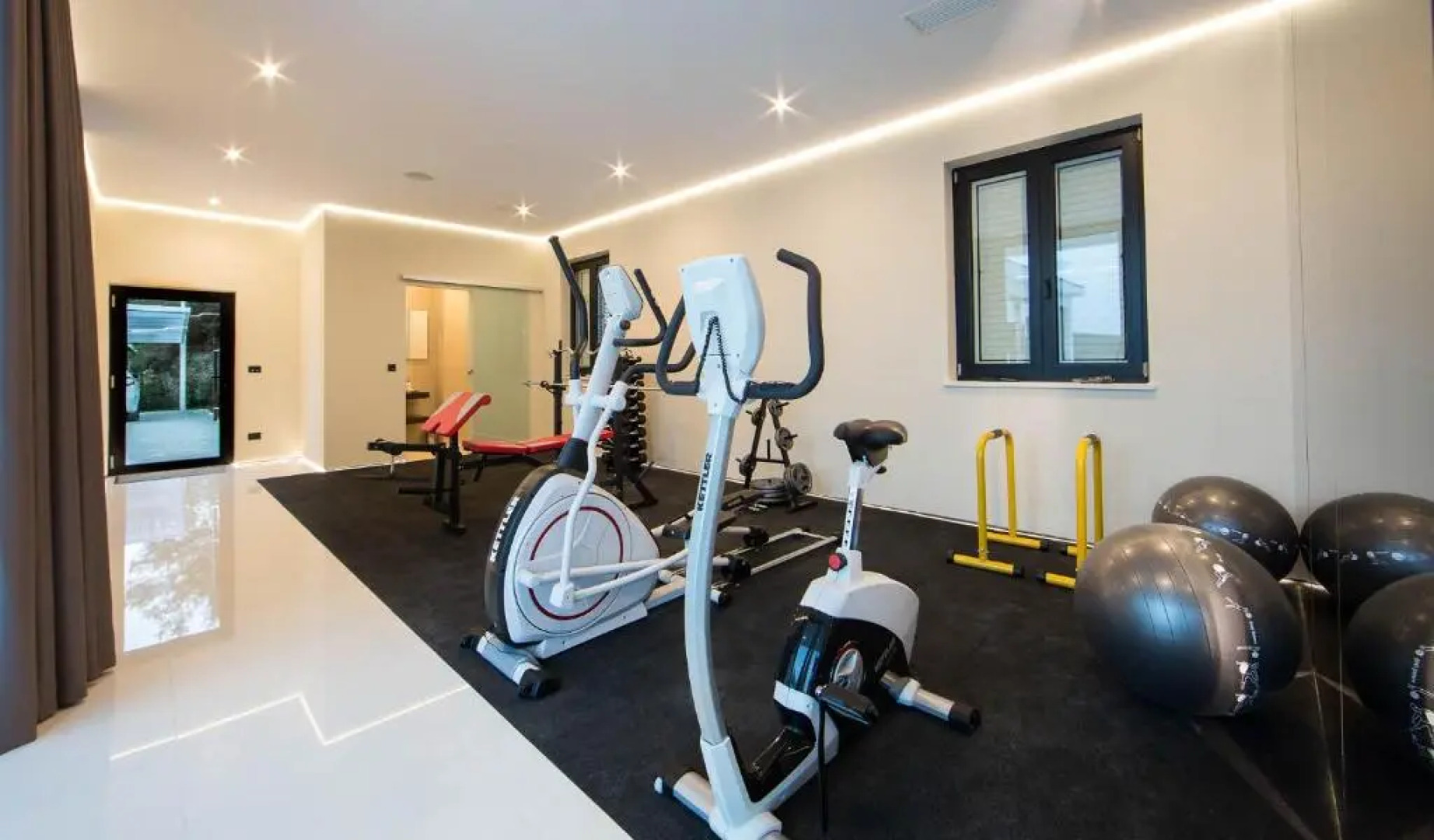 Villa Vrsar Magnifique A Beautiful Contemporary 5 Bedroom Villa Sauna and Gym