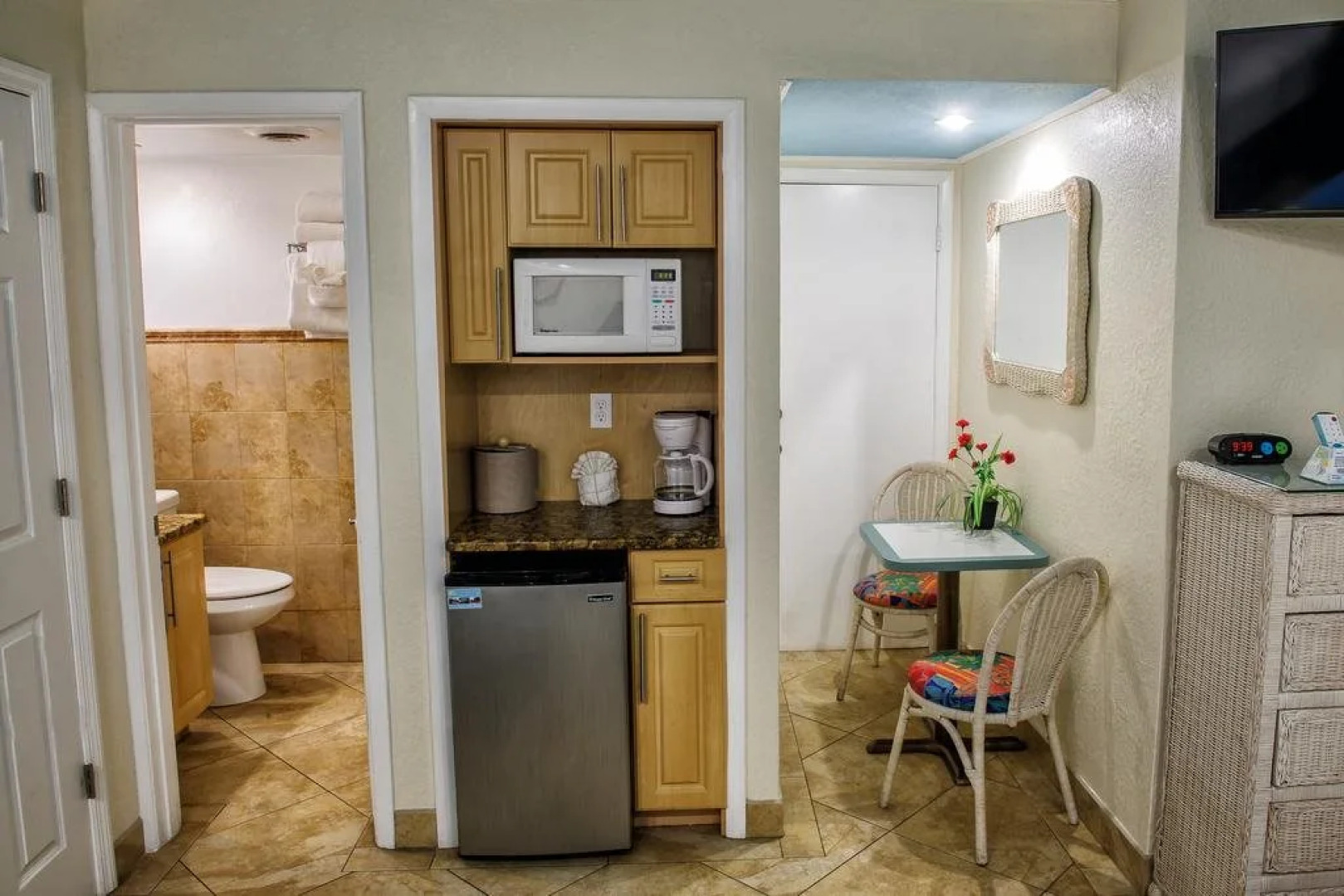 Bay Palms Waterfront Resort - Hotel and Marina