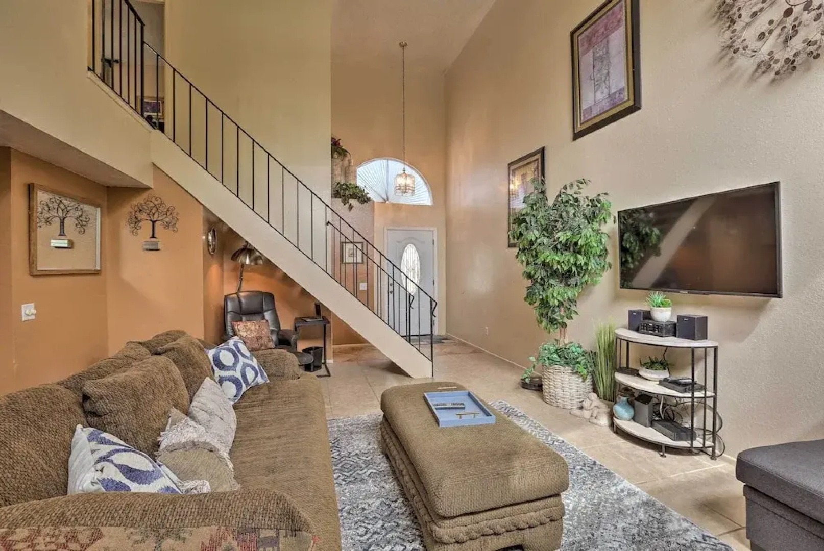 Dog-friendly Tucson Home w/ Patio & Hot Tub