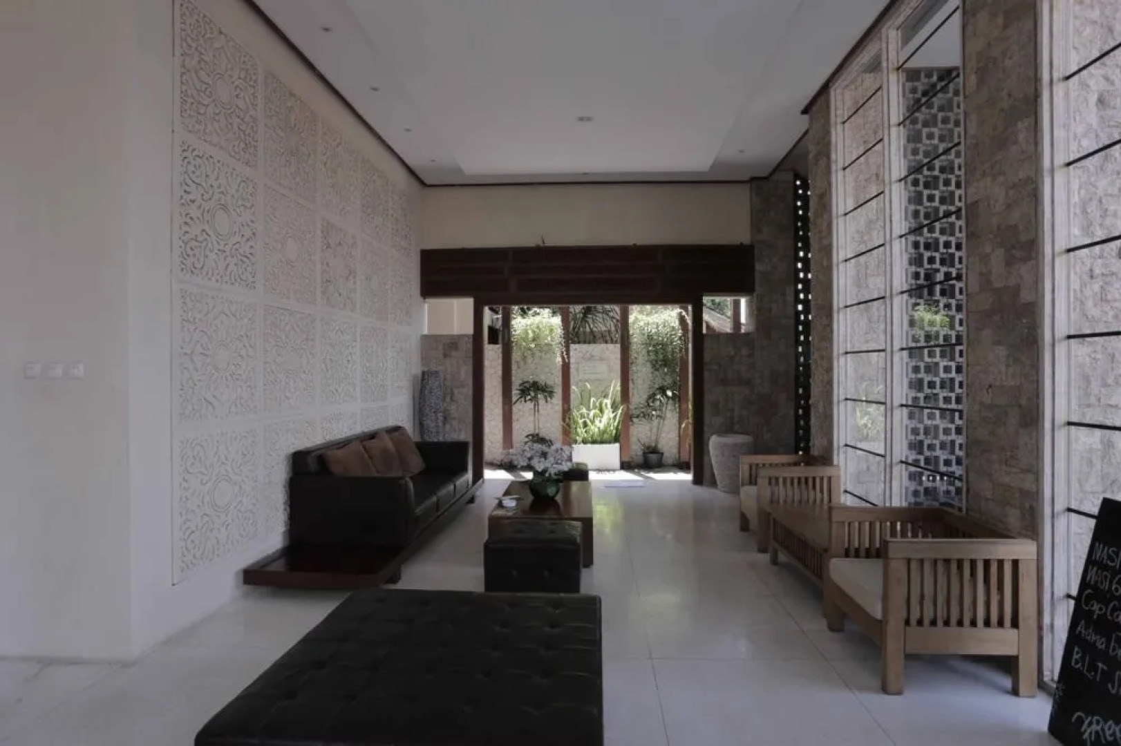 RedDoorz @ Gunung Payung Kerobokan