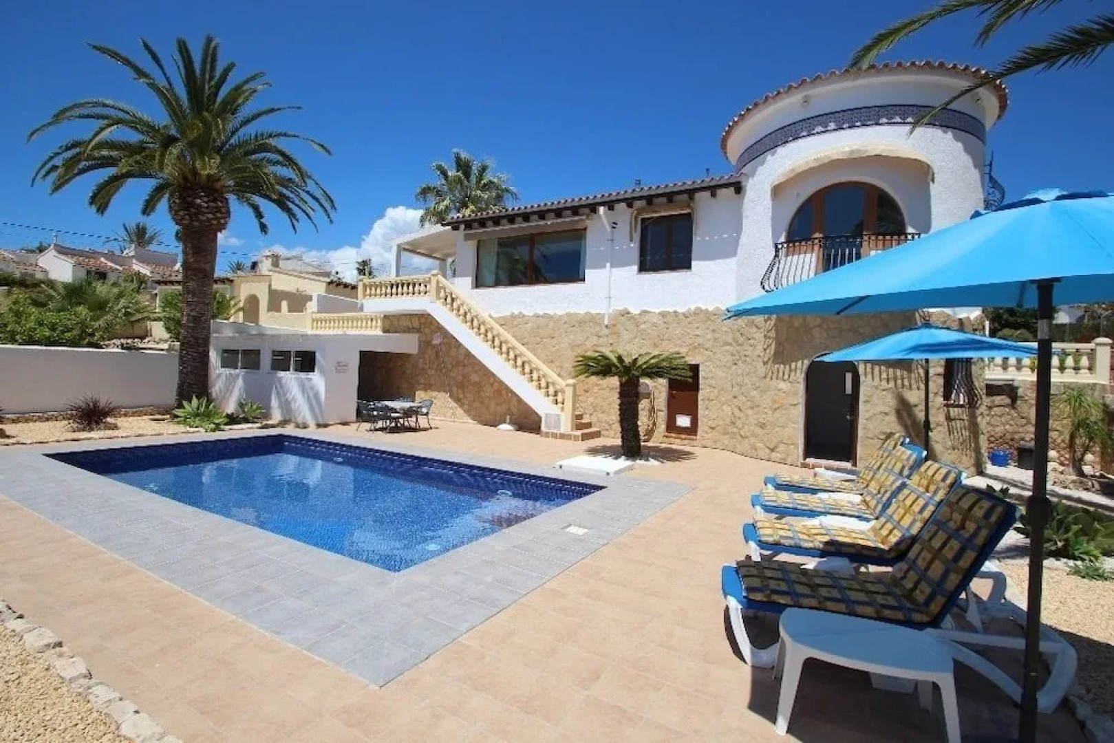Golondrina - panoramic hillside holiday house in Moraira