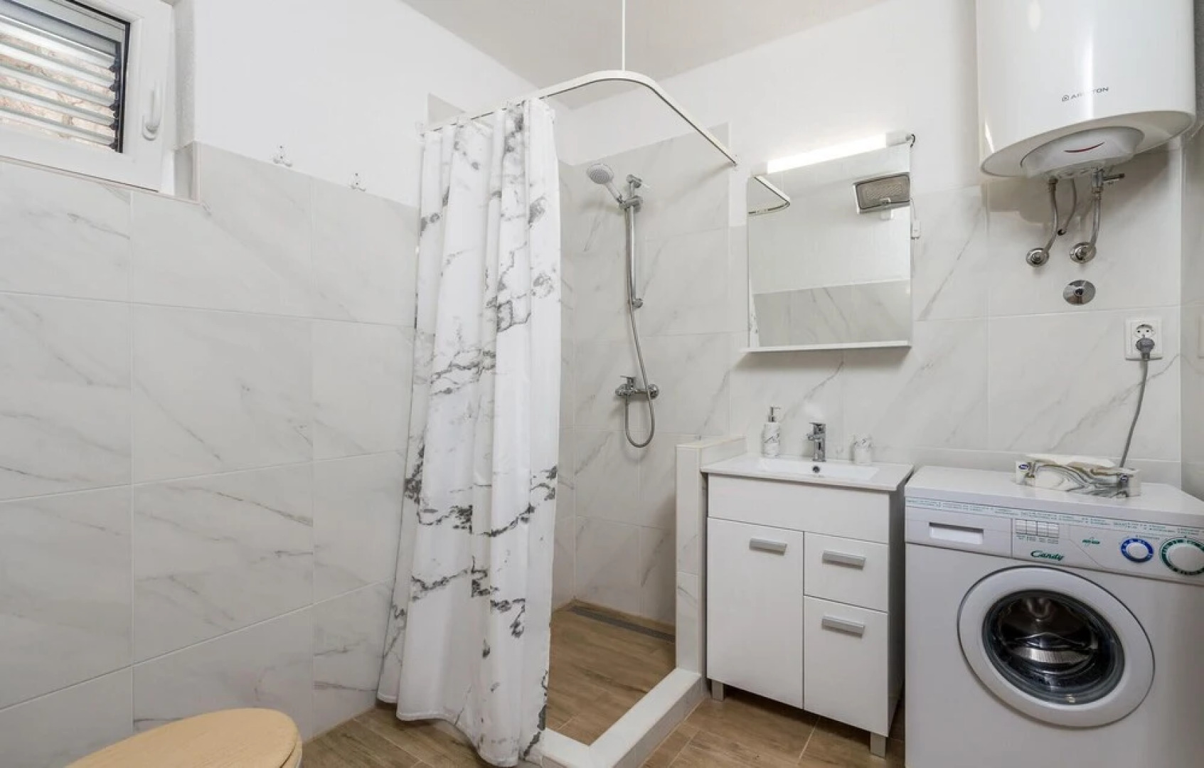 Nice Home in Karlobag With Wifi and 2 Bedrooms