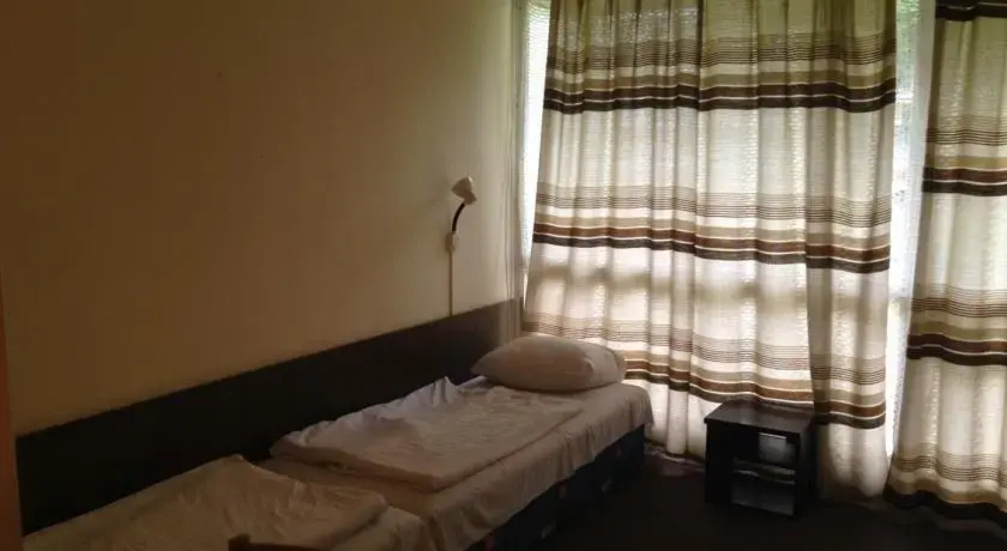 Party Beach Youth Hostel