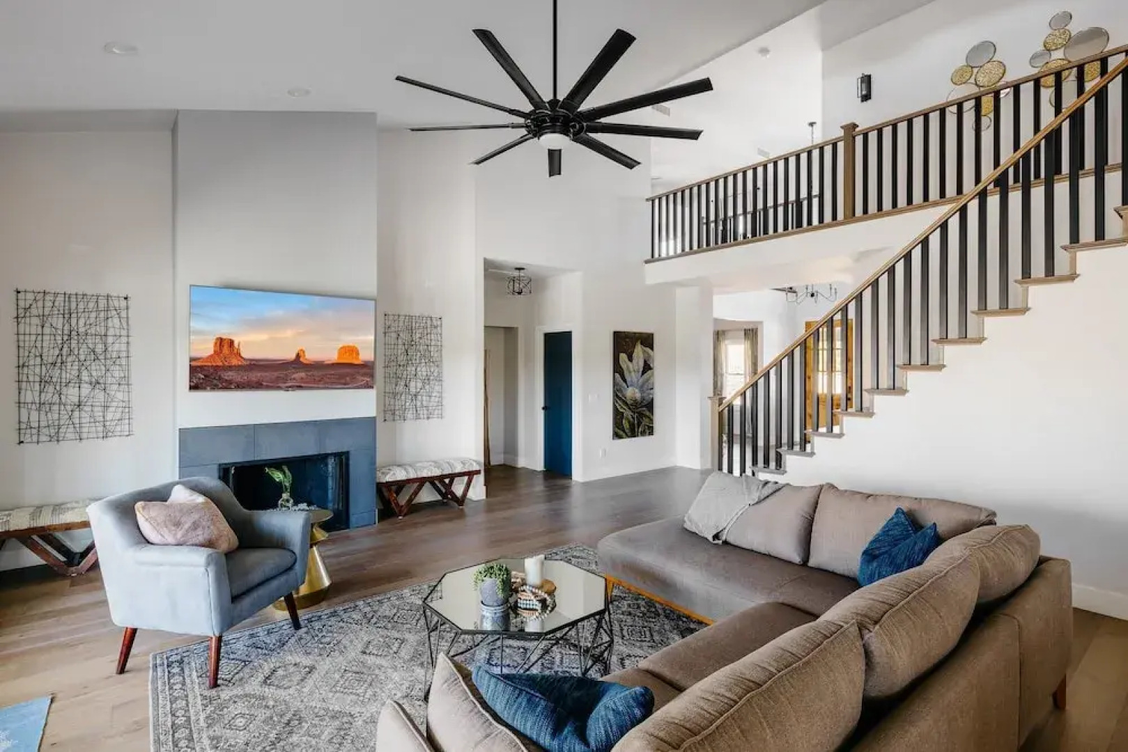 Majestic Mountain Mansion-pool -spa & Guest House