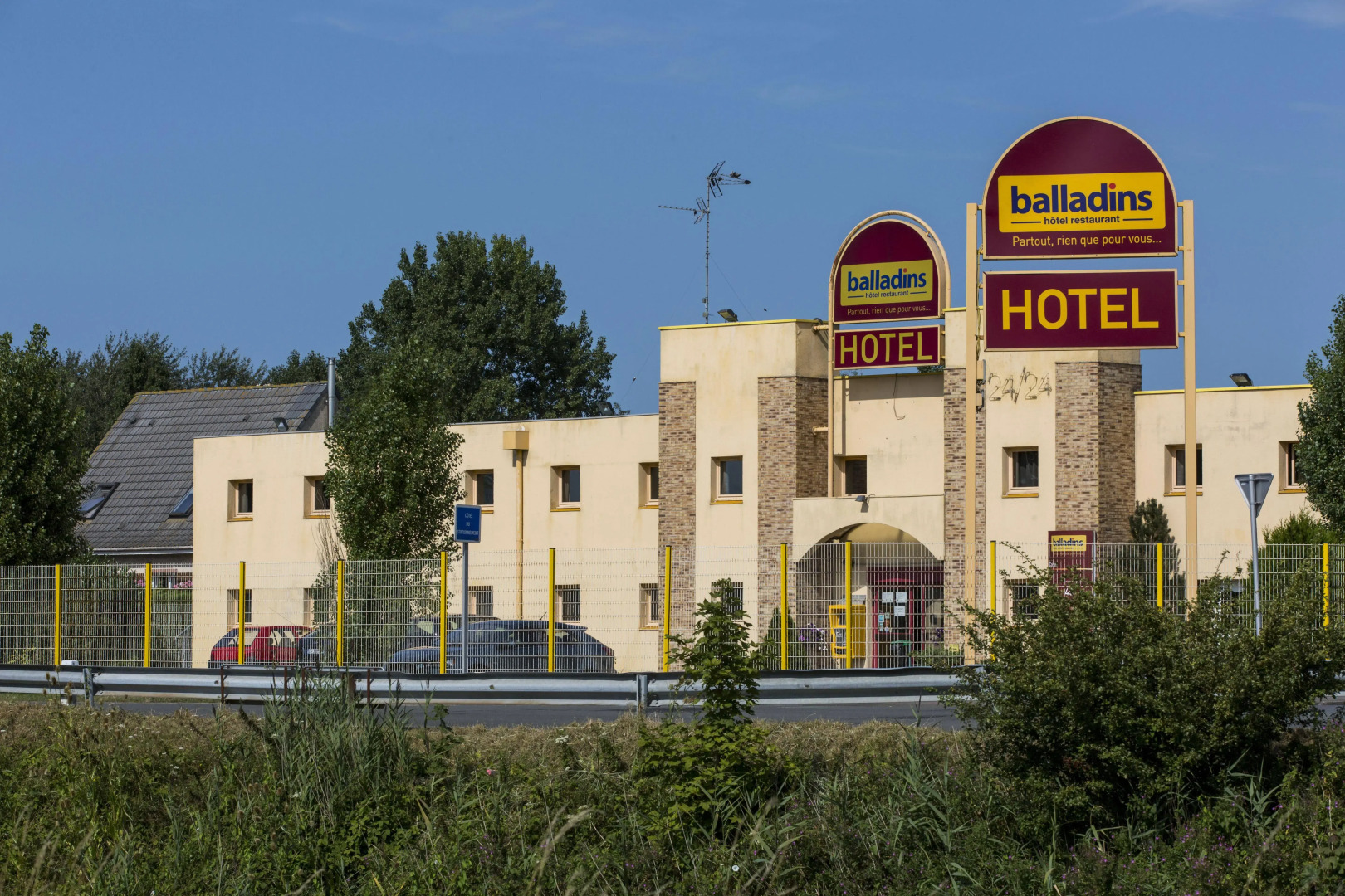 Hotel & Residence Calais Car Ferry