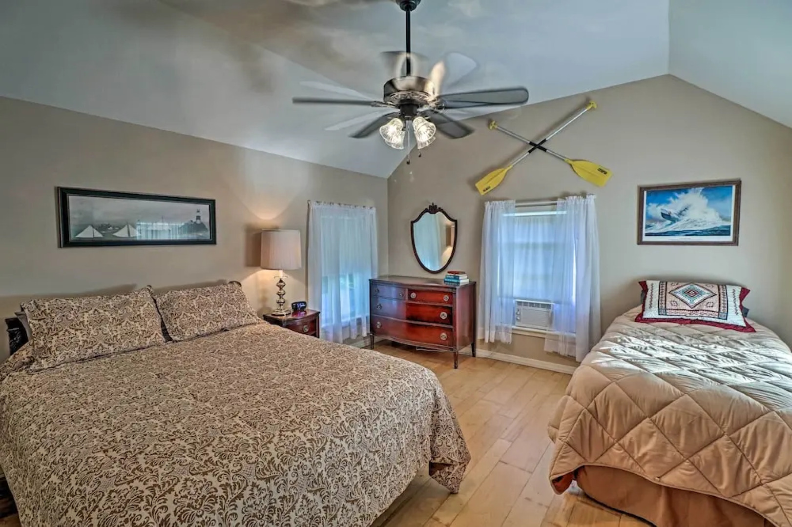 'riverside Hide-a-way' w/ Patio, Bbq, Fishing Pier