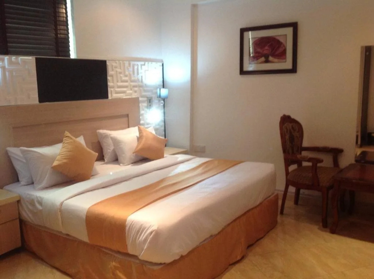 De Meros Hotel and Suites