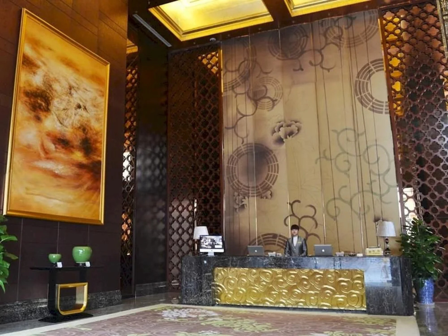 Deyang Care Feeling Grand Hotel