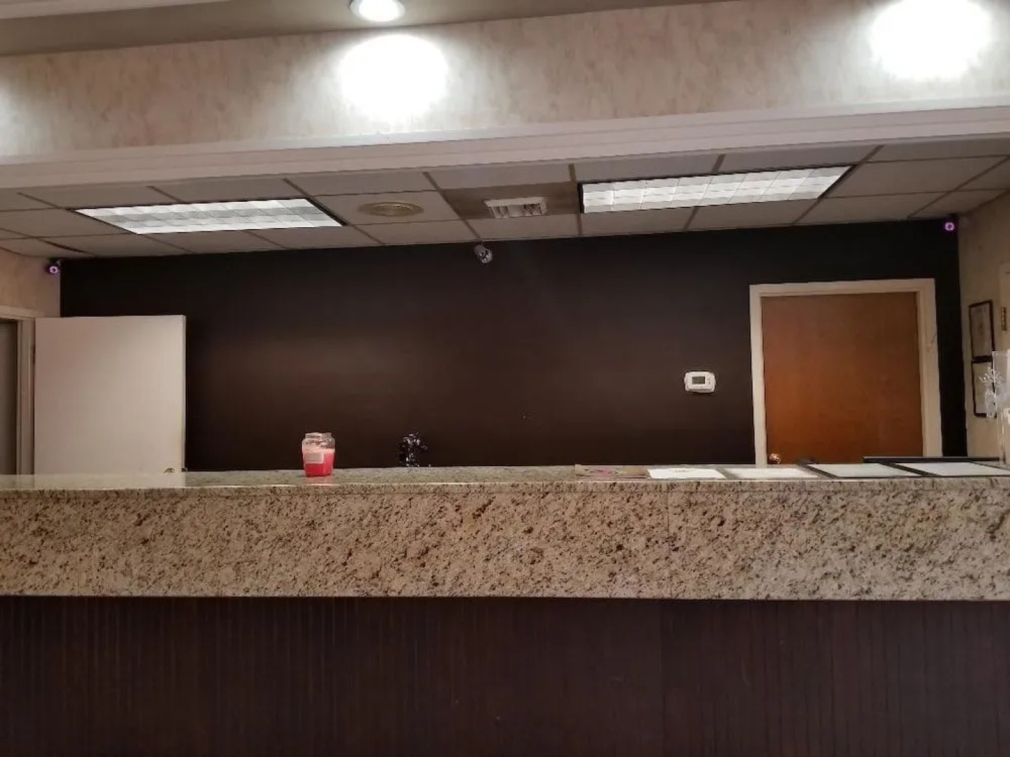 Executive Inn & Suites